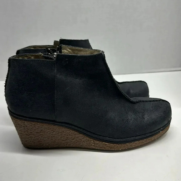 Olukai Humu Ankle Booties Leather Suede Wedge Boots Zip Up Black Womens Size 8 - Picture 3 of 12